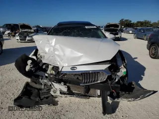 2017 Kia Cadenza Premium with VIN KNALC4J10H5063940, listed as a Copart auction lot 83557634 with 79,129 mi miles and Non Repairable. Bid and sale history available at carsss.com. Image 5.