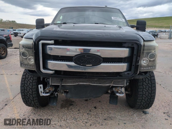 2015 Ford F-250 Lariat z VIN 1FT7W2BTXFEC34304, wystawiony jako Copart lot #55057775 z przebiegiem 128 368 mil mil oraz Szkoda całkowita • Salvage title. Historia ofert i sprzedaży dostępna na DreamBid. Obrazek 5.
