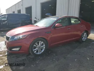 2011 Kia Optima EX z VIN KNAGN4A76B5082953, wystawiony jako Copart lot #55026185 z przebiegiem 173 167 mil mil oraz Szkoda całkowita • Salvage title. Historia ofert i sprzedaży dostępna na DreamBid. Obrazek 1.