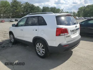 2011 Kia Sorento EX z VIN 5XYKUDA22BG062985, wystawiony jako Copart lot #56215815 z przebiegiem 118 109 mil mil oraz Czysty tytuł • Clean title. Historia ofert i sprzedaży dostępna na DreamBid. Obrazek 2.