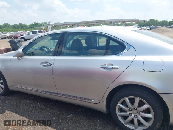 2008 Lexus LS 460 L with VIN JTHGL46FX85028460, listed as a IAAI auction lot 42501852 with 194,399 mi miles and . Bid and sale history available at DreamBid. Image 14.