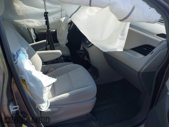 2016 Toyota Sienna LE AAS with VIN 5TDKK3DC1GS714039, listed as a IAAI auction lot 41868423 with 150,817 mi miles. Bid and sale history available at carsss.com. Image 5.