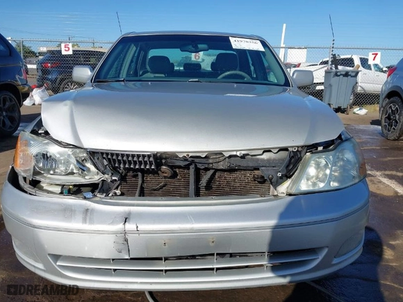 2001 Toyota Avalon XL w/Bucket Seats with VIN 4T1BF28B51U189775, listed as a IAAI auction lot 41970356 with 247,969 mi miles. Bid and sale history available at carsss.com. Image 6.