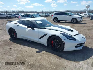 2015 Chevrolet Corvette Z51 3LT z VIN 1G1YM2D74F5103775, wystawiony jako IAAI lot #41810409 z przebiegiem 29 000 mil mil oraz . Historia ofert i sprzedaży dostępna na DreamBid. Obrazek 1.