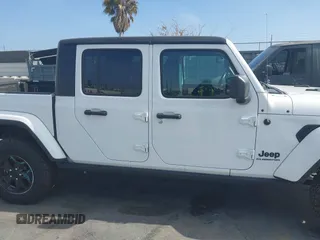 2022 Jeep Gladiator Texas Trail with VIN 1C6HJTAG1NL148524, listed as a IAAI auction lot 42128920 with 42,004 mi miles. Bid and sale history available at carsss.com. Image 13.