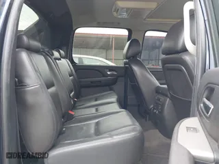2011 Chevrolet Avalanche LTZ with VIN 3GNTKGE32BG251904, listed as a IAAI auction lot 41677307 with 143,653 mi miles. Bid and sale history available at carsss.com. Image 8.