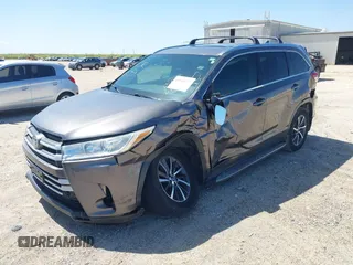 2017 Toyota Highlander XLE with VIN 5TDKZRFH1HS511984, listed as a IAAI auction lot 41948237 with 119,494 mi miles and . Bid and sale history available at DreamBid. Image 17.