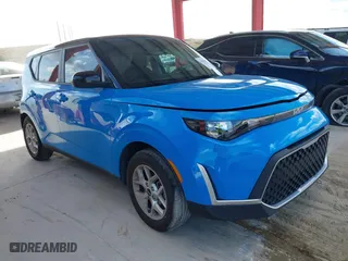 2025 Kia Soul LX with VIN KNDJ23AU4S7246240, listed as a IAAI auction lot 41191905 with 3,918 mi miles. Bid and sale history available at carsss.com. Image 14.