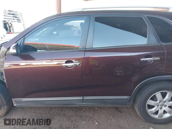 2013 Kia Sorento LX with VIN 5XYKT4A26DG368495, listed as a IAAI auction lot 41332267 with 226,386 mi miles. Bid and sale history available at carsss.com. Image 15.