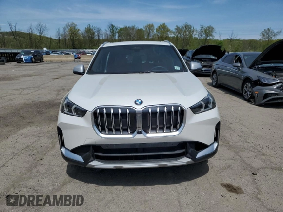 2024 BMW X1 xDrive28i с VIN WBX73EF0XR5Z53148, выставлен на аукционе Copart как лот 55283615 с пробегом 8 907 миль миль и Списание • Salvage title. История ставок и продаж доступна на DreamBid. Изображение 5.