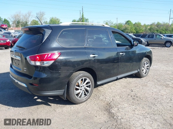 2014 Nissan Pathfinder SV with VIN 5N1AR2MM1EC682262, listed as a IAAI auction lot 42132205 with 235,107 mi miles. Bid and sale history available at carsss.com. Image 4.