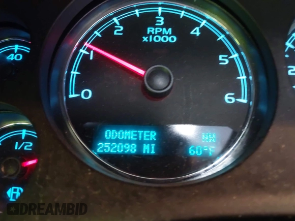 2014 Chevrolet Suburban LT with VIN 1GNSCJE05ER153658, listed as a IAAI auction lot 41867781 with 252,098 mi miles. Bid and sale history available at carsss.com. Image 7.