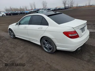 2012 Mercedes-Benz C 350 z VIN WDDGF8JB9CA710837, wystawiony jako Copart lot #82681474 z przebiegiem 130 815 mil mil oraz Szkoda całkowita • Salvage title. Historia ofert i sprzedaży dostępna na DreamBid. Obrazek 2.