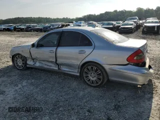 2007 Mercedes-Benz E 550 z VIN WDBUF72X17B045139, wystawiony jako Copart lot #55218075 z przebiegiem 148 304 mil mil oraz Szkoda całkowita • Salvage title. Historia ofert i sprzedaży dostępna na DreamBid. Obrazek 2.
