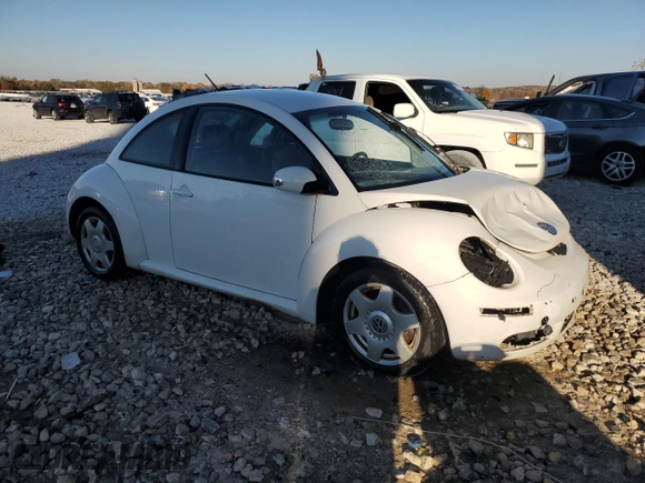 2010 Volkswagen New Beetle Coupe with VIN 3VWPW3AG8AM019823, listed as a Copart auction lot 76618514 with 171,234 mi miles and Clean Title. Bid and sale history available at carsss.com. Image 4.