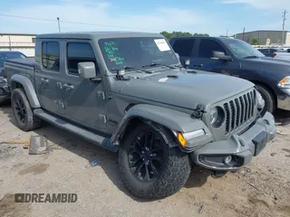 2022 Jeep Gladiator High Altitude z VIN 1C6HJTFG9NL132354, wystawiony jako IAAI lot #42260901 z przebiegiem 44 262 mil mil oraz . Historia ofert i sprzedaży dostępna na DreamBid. Obrazek 1.