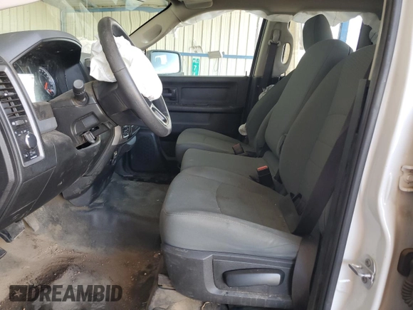 2019 Ram 1500 Tradesman z VIN 1C6RR7FG2KS667998, wystawiony jako Copart lot #52797085 z przebiegiem 69 821 mil mil oraz Szkoda całkowita • Salvage title. Historia ofert i sprzedaży dostępna na DreamBid. Obrazek 7.