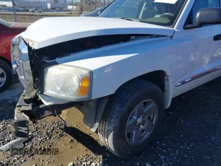2005 Dodge Dakota Laramie with VIN 1D7HW58N35S189677, listed as a IAAI auction lot 41335613 with 159,501 mi miles and . Bid and sale history available at DreamBid. Image 17.