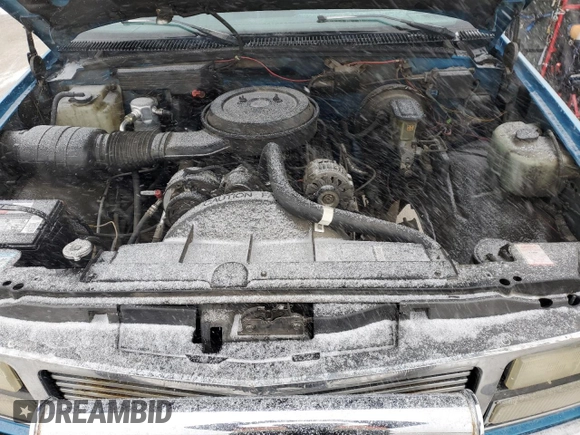 1992 GMC Sierra 2500 z VIN 2GTFK29K3N1539843, wystawiony jako Copart lot #45037335 z przebiegiem 146 355 mil mil oraz Szkody całkowita. Historia ofert i sprzedaży dostępna na DreamBid. Obrazek 12.