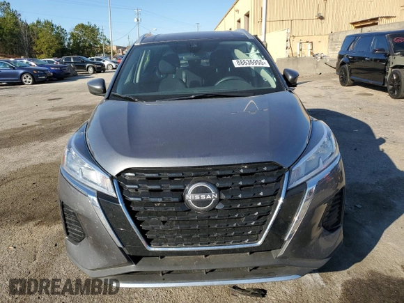 2024 Nissan Kicks SV z VIN 3N1CP5CV7RL473992, wystawiony jako Copart lot #88636955 z przebiegiem 28 402 mil mil oraz Szkoda całkowita • Salvage title. Historia ofert i sprzedaży dostępna na DreamBid. Obrazek 5.