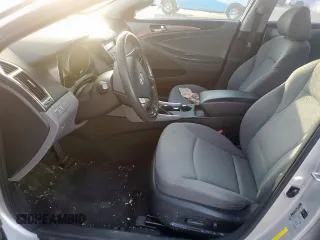 2012 Hyundai Sonata Hybrid z VIN KMHEC4A48CA030895, wystawiony jako Copart lot #59520505 z przebiegiem Nie podano mil oraz Czysty tytuł • Clean title. Historia ofert i sprzedaży dostępna na DreamBid. Obrazek 7.