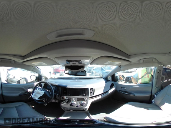 2020 Toyota Sienna XLE Auto Access Seat with VIN 5TDYZ3DC2LS060071, listed as a IAAI auction lot 39987444 with 67,404 mi miles. Bid and sale history available at carsss.com. Image 19.