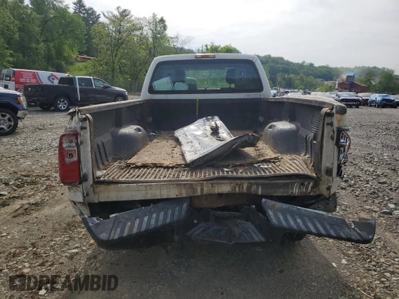 2015 Ford F-250 XLT z VIN 1FT7X2B67FEC38043, wystawiony jako Copart lot #57226765 z przebiegiem 196 064 mil mil oraz Szkody całkowita. Historia ofert i sprzedaży dostępna na DreamBid. Obrazek 6.