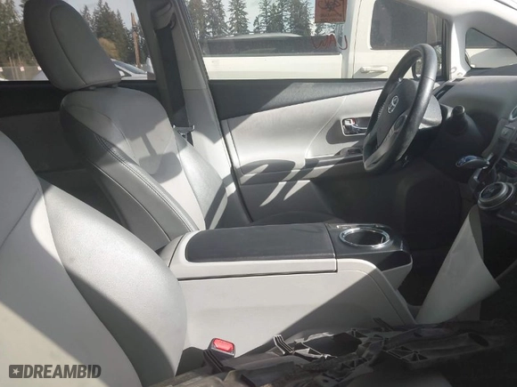 2017 Toyota Prius v Two with VIN JTDZN3EU4HJ056180, listed as a IAAI auction lot 41993330 with 1 mi miles. Bid and sale history available at carsss.com. Image 5.