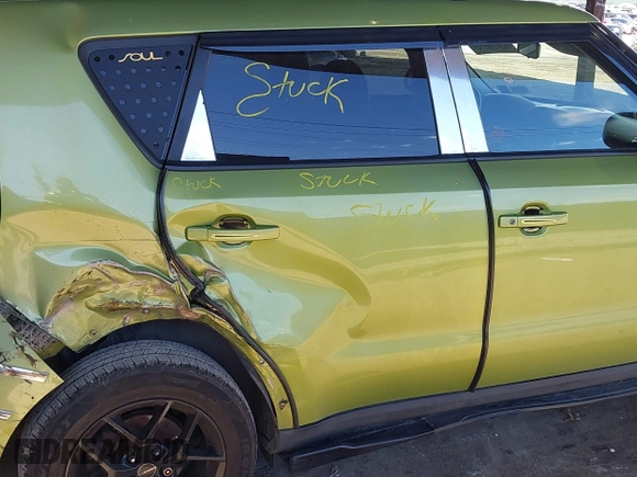 2014 Kia Soul with VIN KNDJN2A23E7738486, listed as a IAAI auction lot 41827927 with 127,043 mi miles. Bid and sale history available at carsss.com. Image 8.