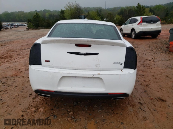 2020 Chrysler 300 S z VIN 2C3CCABT6LH249960, wystawiony jako Copart lot #49432224 z przebiegiem 65 453 mil mil oraz Szkody całkowita. Historia ofert i sprzedaży dostępna na DreamBid. Obrazek 6.
