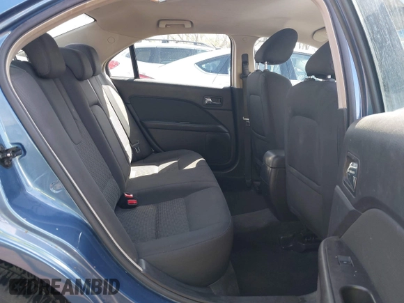 2010 Ford Fusion SE z VIN 3FAHP0HA0AR355625, wystawiony jako IAAI lot #41938652 z przebiegiem 157 660 mil mil oraz . Historia ofert i sprzedaży dostępna na DreamBid. Obrazek 8.