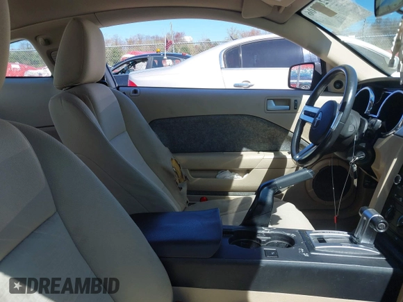 2009 Ford Mustang with VIN 1ZVHT80N895141562, listed as a IAAI auction lot 39262306 with 170,532 mi miles and . Bid and sale history available at DreamBid. Image 5.