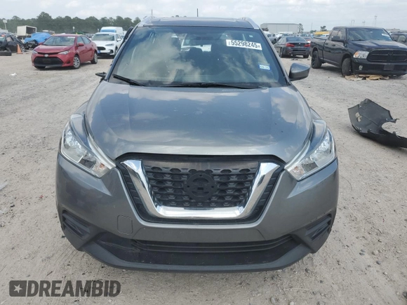 2019 Nissan Kicks S z VIN 3N1CP5CU3KL547941, wystawiony jako Copart lot #55298245 z przebiegiem 136 714 mil mil oraz Szkoda całkowita • Salvage title. Historia ofert i sprzedaży dostępna na DreamBid. Obrazek 5.