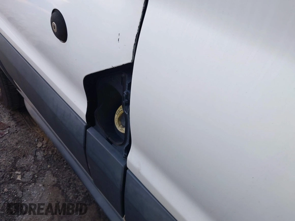2015 Ford Transit Cargo с VIN 1FTYR2CM2FKA84211, выставлен на аукционе IAAI как лот 41091592 с пробегом 140 770 миль миль и . История ставок и продаж доступна на DreamBid. Изображение 17.