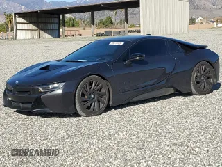 2016 BMW i8 z VIN WBY2Z2C56GV675249, wystawiony jako Copart lot #46278005 z przebiegiem 51 482 mil mil oraz Szkody całkowita. Historia ofert i sprzedaży dostępna na DreamBid. Obrazek 1.