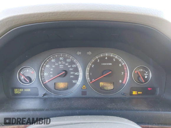 2005 Volvo S80 with VIN YV1TS592X51399861, listed as a IAAI auction lot 41422980 with 172,113 mi miles. Bid and sale history available at carsss.com. Image 7.