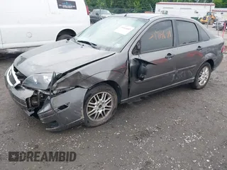 2007 Ford Focus S with VIN 1FAFP34N97W111639, listed as a IAAI auction lot 39914681 with 193,895 mi miles. Bid and sale history available at carsss.com. Image 6.