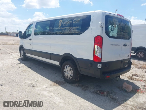 2020 Ford Transit Passenger XL z VIN 1FBAX2Y86LKA22944, wystawiony jako IAAI lot #42179762 z przebiegiem 102 295 mil mil oraz . Historia ofert i sprzedaży dostępna na DreamBid. Obrazek 3.