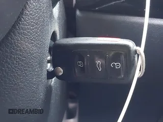 2019 Volkswagen Beetle S с VIN 3VWFD7AT1KM708397, выставлен на аукционе IAAI как лот 41919925 с пробегом 106 958 миль миль и . История ставок и продаж доступна на DreamBid. Изображение 11.