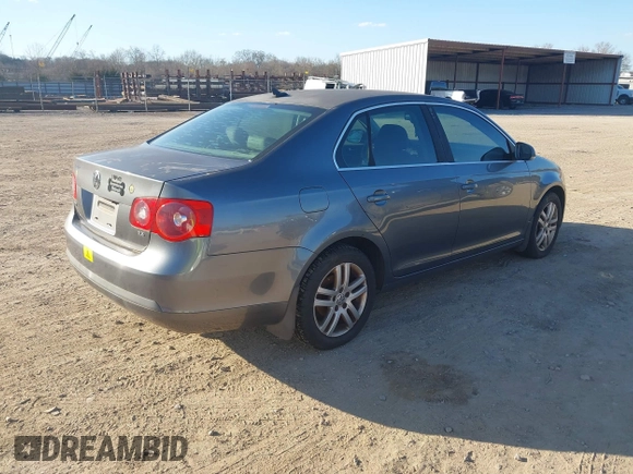 2007 Volkswagen Jetta 2.5 with VIN 3VWRF71K37M136996, listed as a IAAI auction lot 41643066 with Not provided miles and . Bid and sale history available at DreamBid. Image 4.