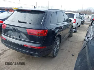 2019 Audi Q7 Prestige with VIN WA1VAAF78KD041186, listed as a IAAI auction lot 41641100 with 157,210 mi miles. Bid and sale history available at carsss.com. Image 4.