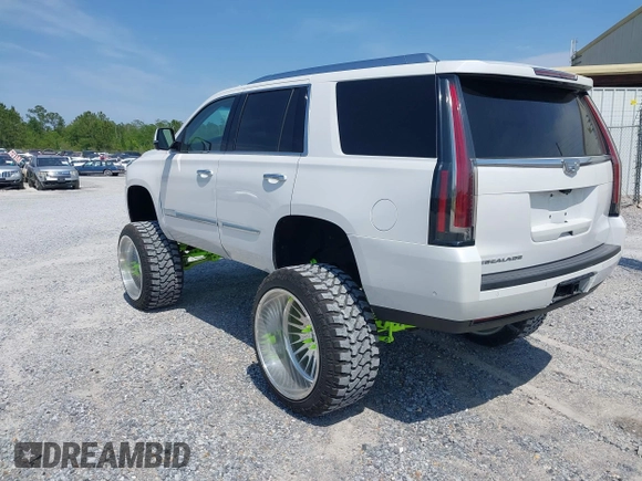 2020 Cadillac Escalade Luxury z VIN 1GYS3BKJ6LR124477, wystawiony jako IAAI lot #42042960 z przebiegiem 42 854 mil mil oraz . Historia ofert i sprzedaży dostępna na DreamBid. Obrazek 3.