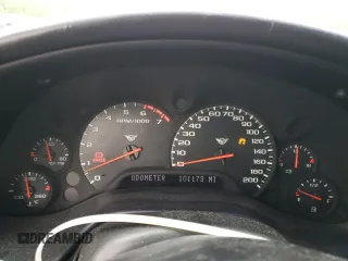 2002 Chevrolet Corvette z VIN 1G1YY22G225125310, wystawiony jako Copart lot #58212875 z przebiegiem 101 173 mil mil oraz Czysty tytuł • Clean title. Historia ofert i sprzedaży dostępna na DreamBid. Obrazek 9.