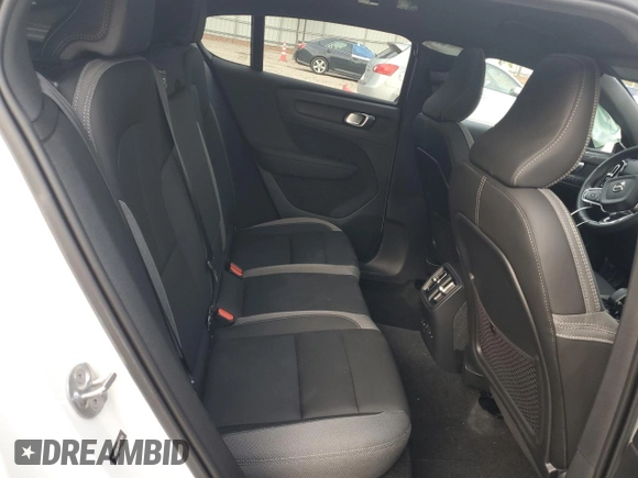 2023 Volvo C40 Core с VIN YV4ED3GK9P2043864, выставлен на аукционе Copart как лот 43547435 с пробегом 10 921 миль миль и Списание • Salvage title. История ставок и продаж доступна на DreamBid. Изображение 11.