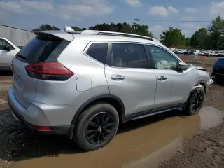 2018 Nissan Rogue SV with VIN 5N1AT2MV2JC769298, listed as a Copart auction lot 50883365 with 62,703 mi miles and Salvage Title. Bid and sale history available at carsss.com. Image 3.