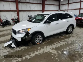 2019 Kia Sorento LX z VIN 5XYPG4A56KG558427, wystawiony jako Copart lot #51971055 z przebiegiem 103 523 mil mil oraz Szkody całkowita. Historia ofert i sprzedaży dostępna na DreamBid. Obrazek 1.