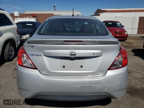 2016 Nissan Versa S z VIN 3N1CN7AP7GL905886, wystawiony jako Copart lot #48686295 z przebiegiem 142 507 mil mil oraz Szkoda całkowita • Salvage title. Historia ofert i sprzedaży dostępna na DreamBid. Obrazek 6.