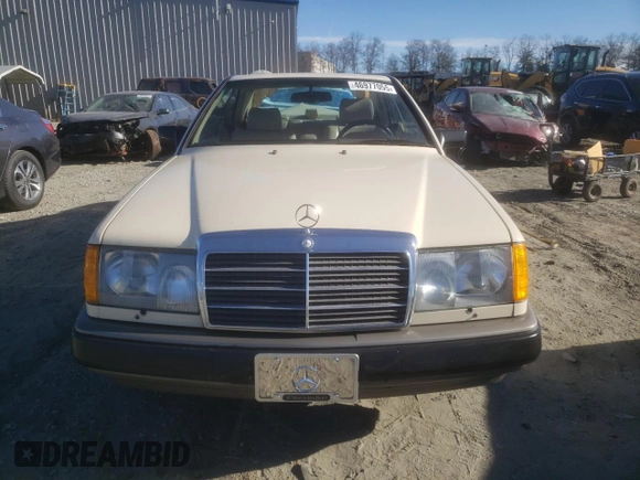 1988 Mercedes-Benz 300 with VIN WDBEA50D9JA698251, listed as a Copart auction lot 46977055 with 107,949 mi miles and Salvage Title. Bid and sale history available at DreamBid. Image 5.