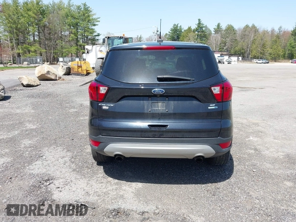 2019 Ford Escape SE z VIN 1FMCU9GD4KUA83745, wystawiony jako IAAI lot #42148855 z przebiegiem 101 592 mil mil oraz . Historia ofert i sprzedaży dostępna na DreamBid. Obrazek 16.
