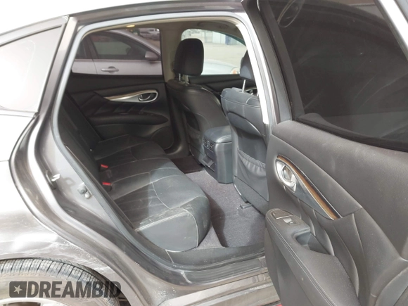 2015 Infiniti M35h Hybrid with VIN JN1EY1AP2FM510029, listed as a IAAI auction lot 41795913 with 152,475 mi miles. Bid and sale history available at carsss.com. Image 8.